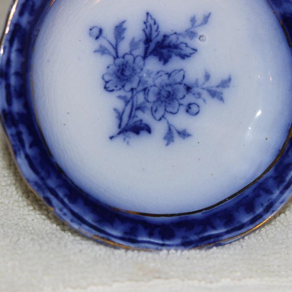 VINTAGE TOURAINE FLOW BLUE TRANSFER WARE SMALL TEA BAG PLATE 3-3/8” DIAMETER - Picture 2 of 4